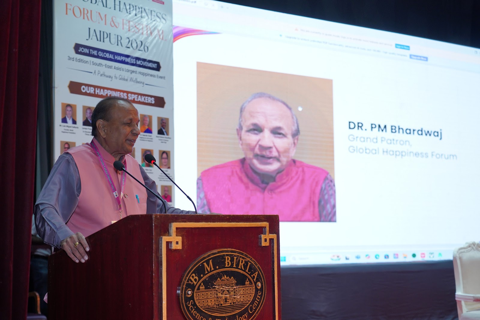 El Dr. P.M. Bhardwaj en el diálogo