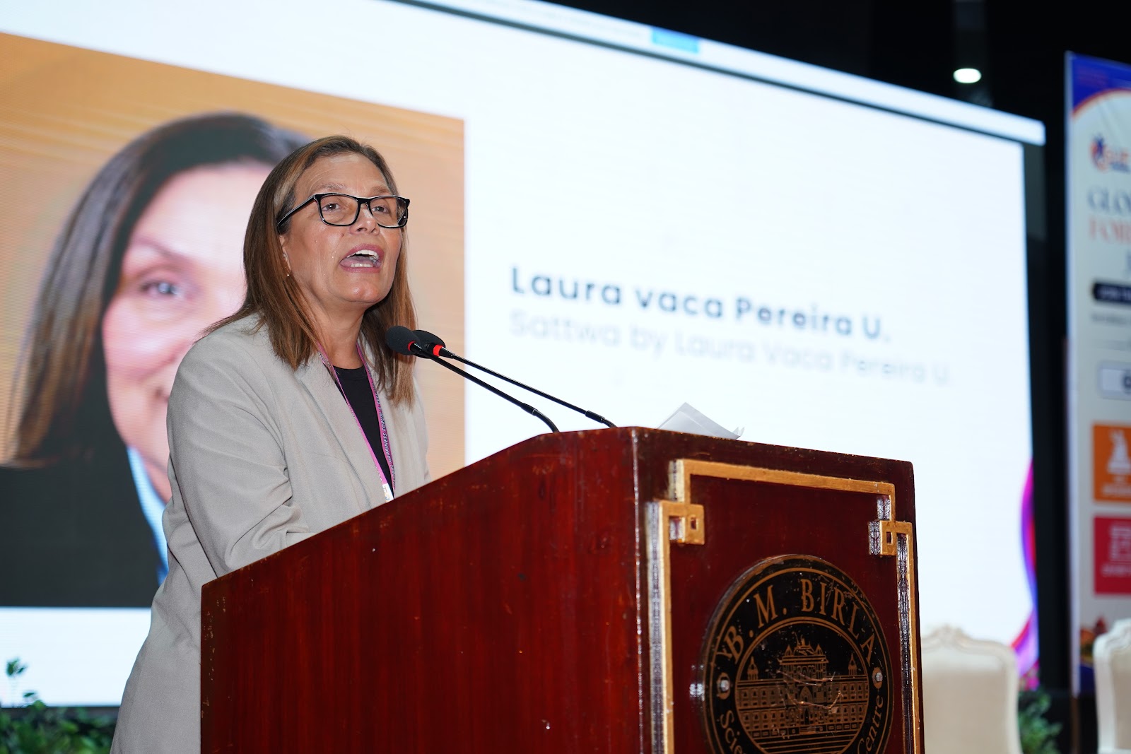 Laura Vaca Pereira U. en la sesión de Bienestar mental